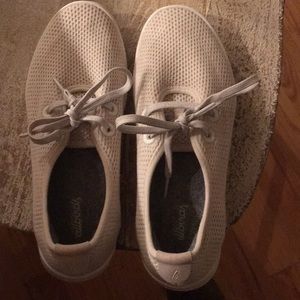 Allbirds Women’s size 8 Tree Skippers Kauri Stone